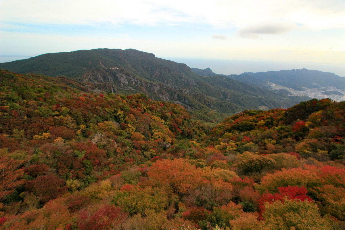 紅葉情報 11 01 季節の情報 小豆島の観光なら寒霞渓ロープウェイへ 日本三大渓谷美 国立公園 寒霞渓 小豆島観光